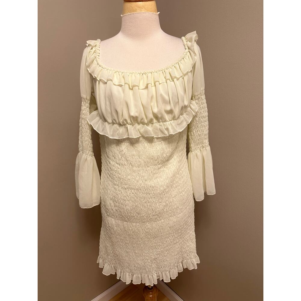 NWT Pretty Little Thing Plus Cream Chiffon Shired Bodycon Dress Sz UK 16/US 12 - Picture 3 of 8